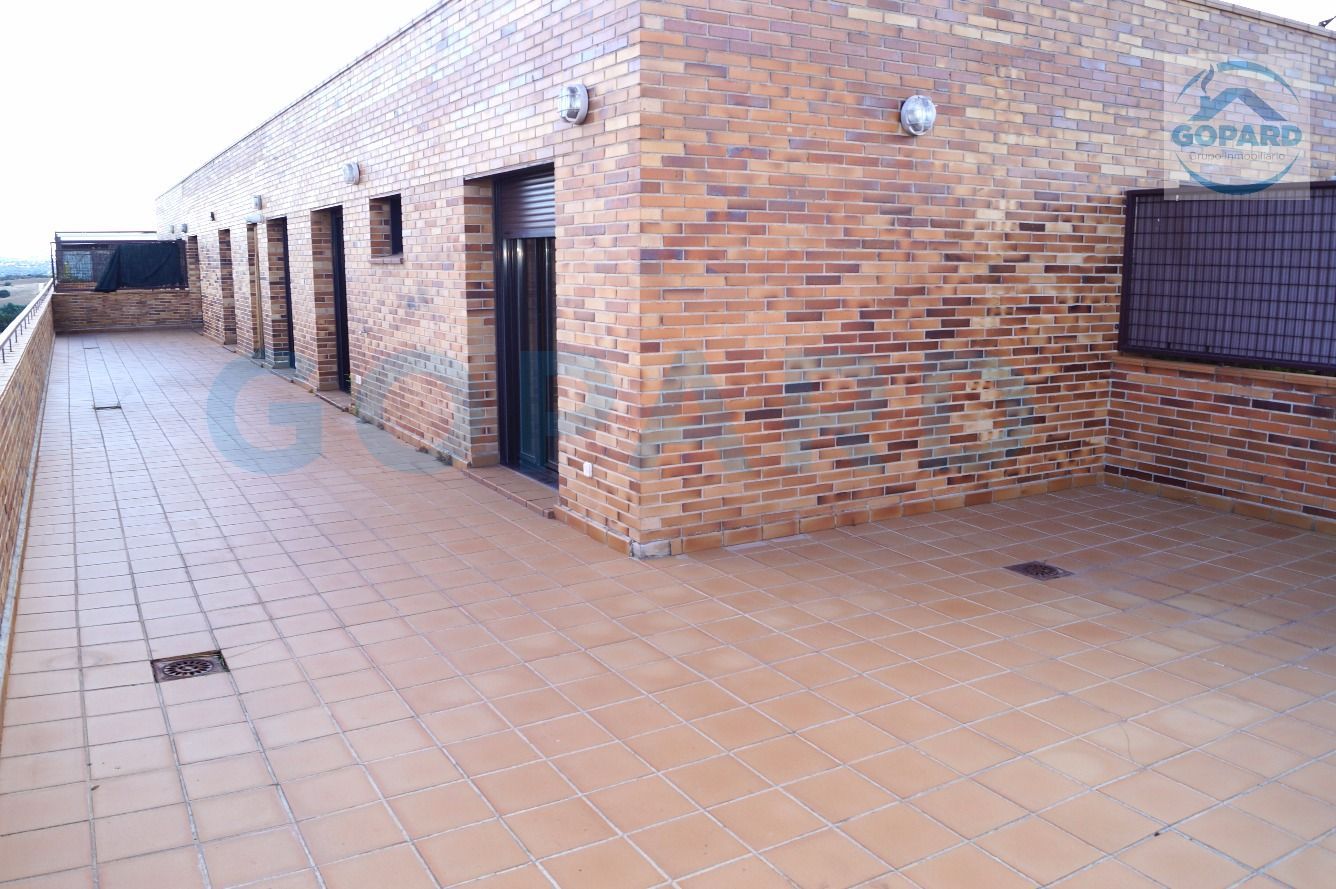 Terrassa de Àtic de lloguer en Brunete amb Calefacció, Parquet i Terrassa
