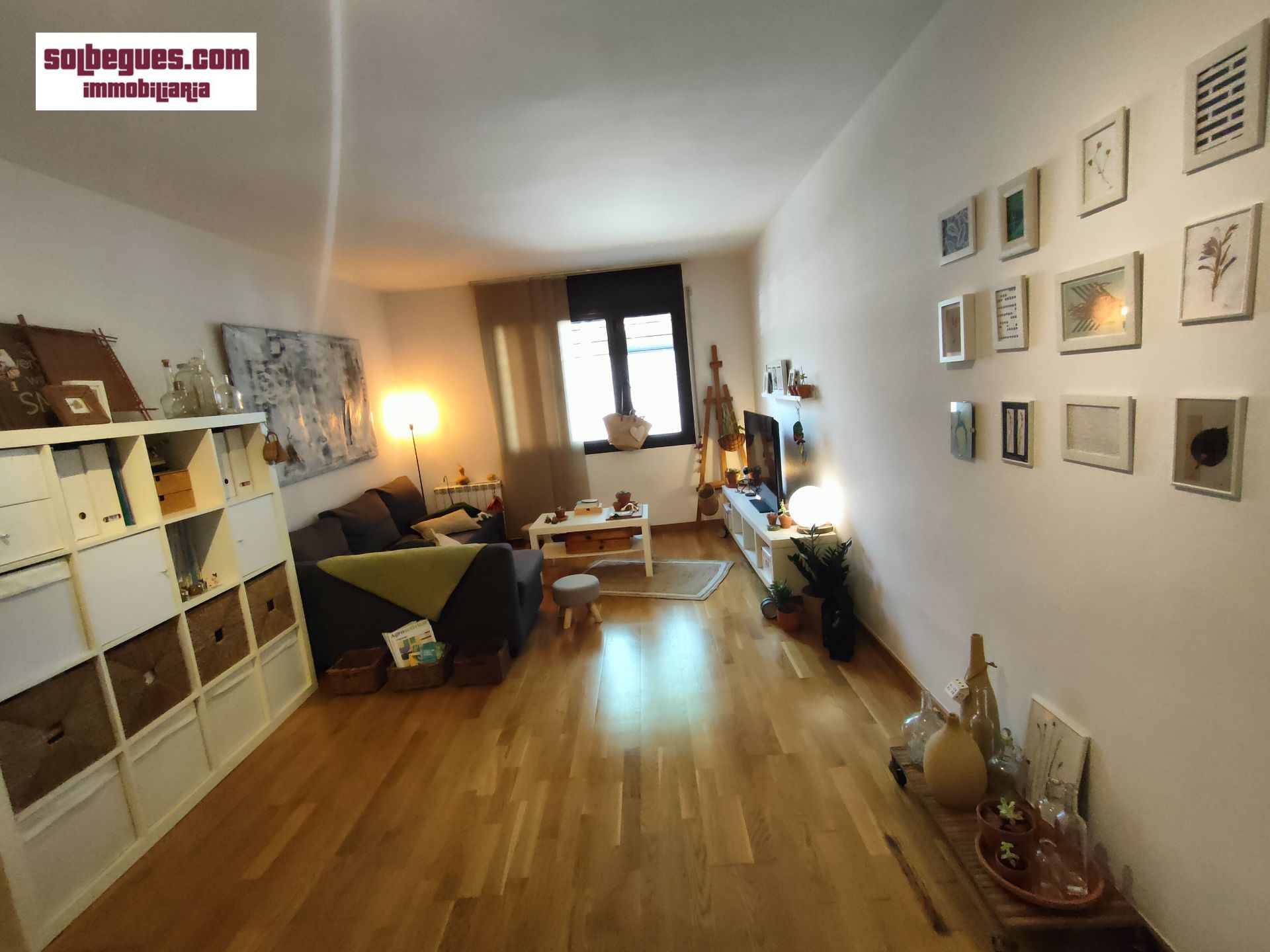 Sala d'estar de Pis en venda en Begues amb Calefacció, Jardí privat i Terrassa