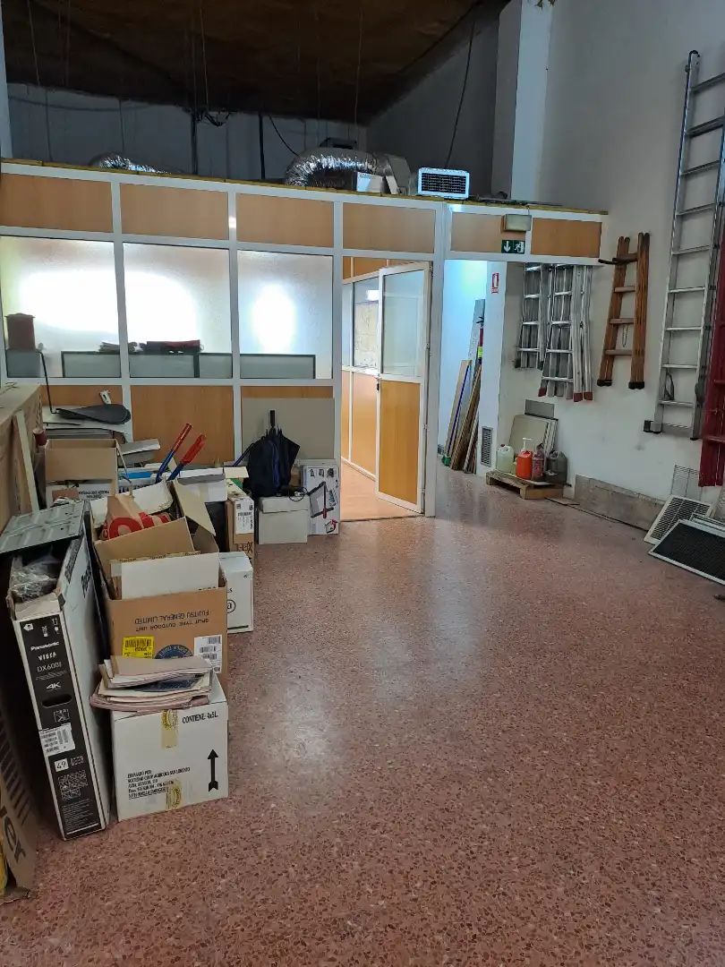 Commercial properties for sale in Zaragoza  with Air Conditioner, Heating and Furnished
