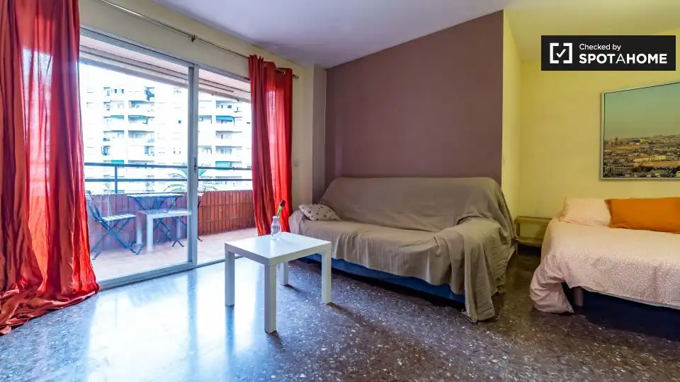 Bedroom of Flat for rent in Valencia  with Air Conditioner, Heating and Furnished