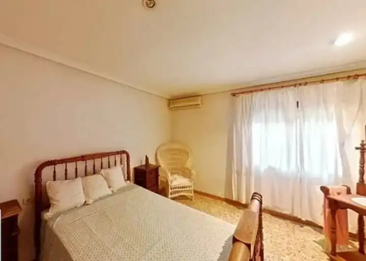 Habitación de Casa o chalet en venta en Elche / Elx con Jardín privado