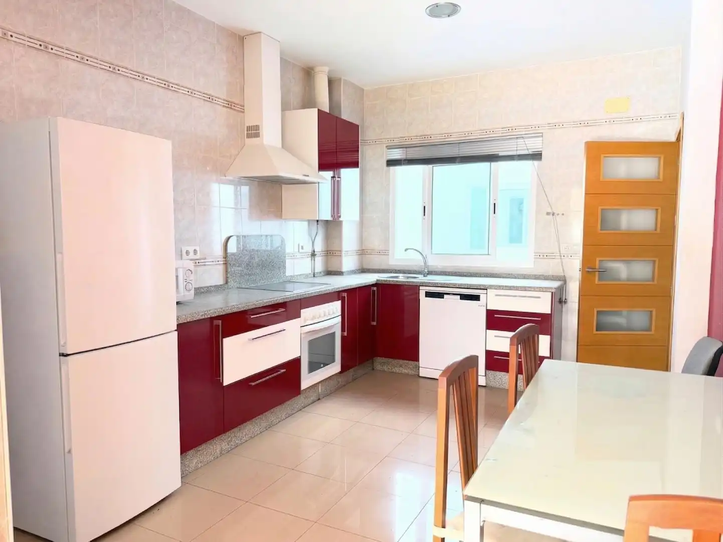 Casa a schiera con terrazza in vendita a Calle CORONIL