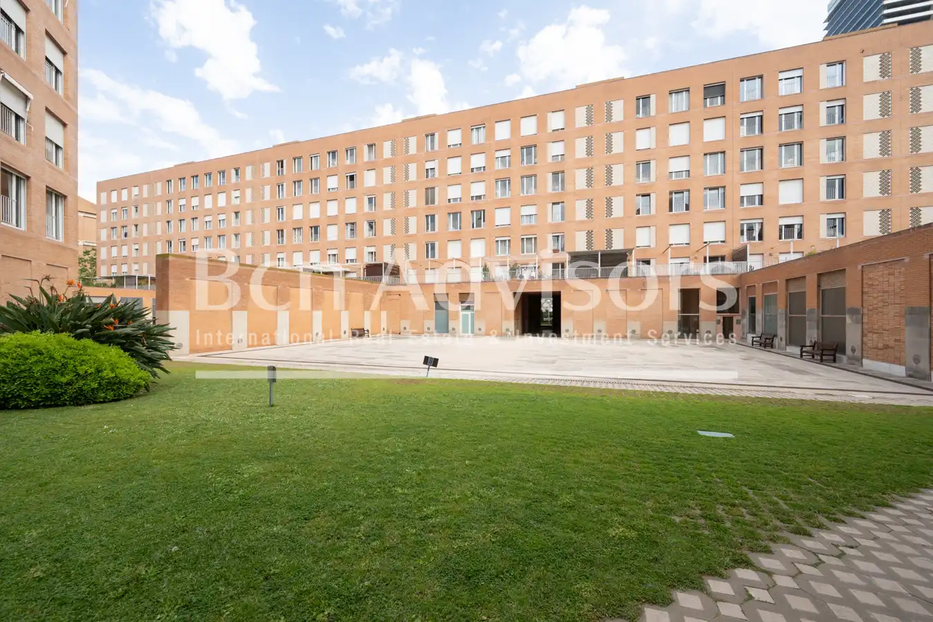 Außenansicht von Wohnung zum Verkauf in Barcelona mit Klimaanlage, Heizung und Parkett