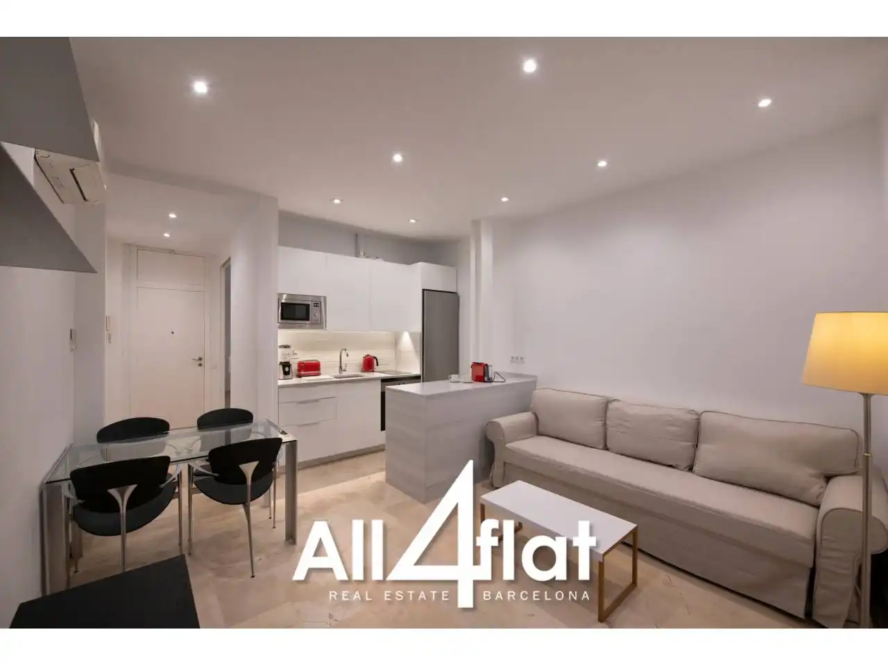 Living room of Study for rent in Barcelona  with Air Conditioner, Parquet flooring and Furnished