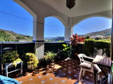 Casa rústica amb jardí en venda a Rubite