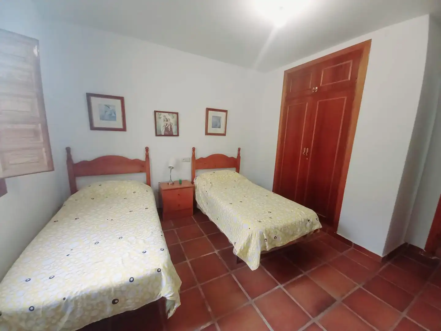 Habitación de Casa adosada en venta en Comares con Terraza, Trastero y Amueblado