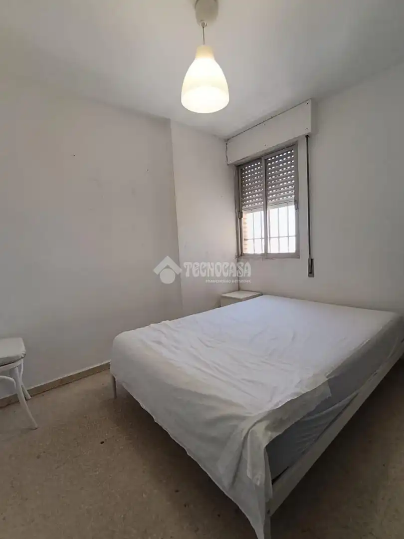 Bedroom of Flat for sale in Sevilla