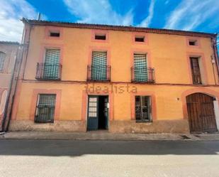 Vista exterior de Casa o xalet en venda en Escalona del Prado amb Jardí privat