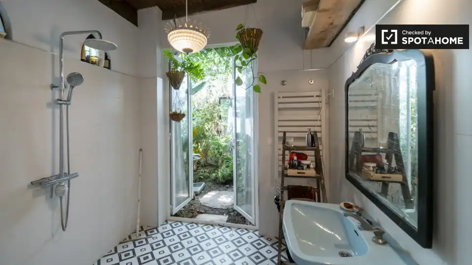 Baño de Piso de alquiler en Valencia con Aire acondicionado, Calefacción y Amueblado