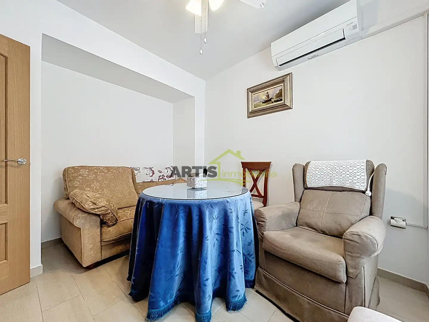 Sala d'estar de Casa o xalet en venda en Puente Genil amb Aire condicionat, Terrassa i Traster