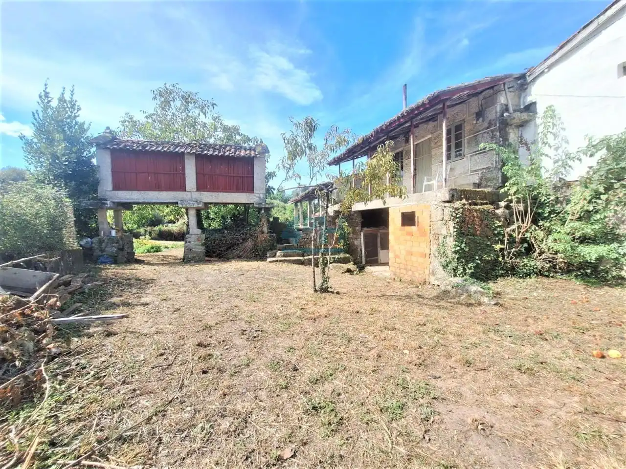 Casa amb terrassa en venda a Amoeiro