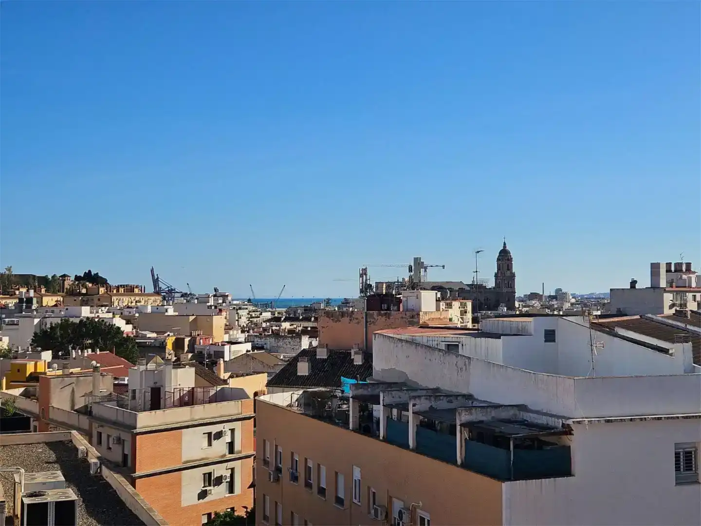 Außenansicht von Wohnung zum Verkauf in Málaga Capital mit Klimaanlage und Balkon