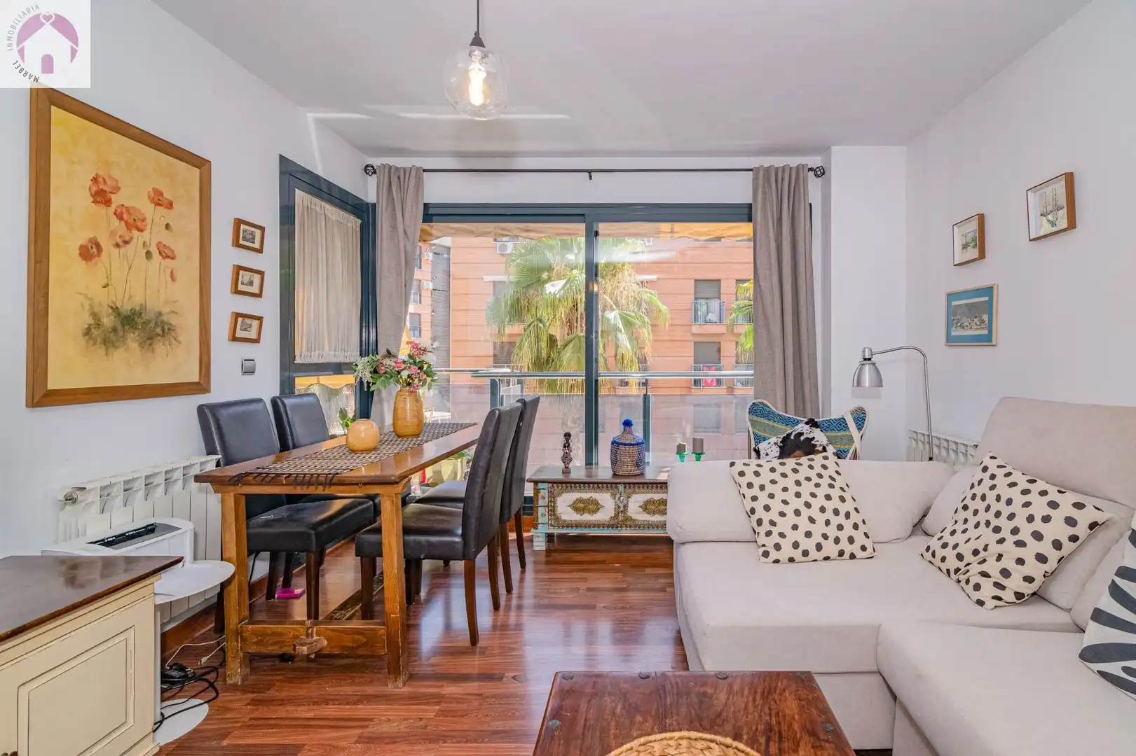 Living room of Flat for sale in Granada  with Air Conditioner, Heating and Terrace