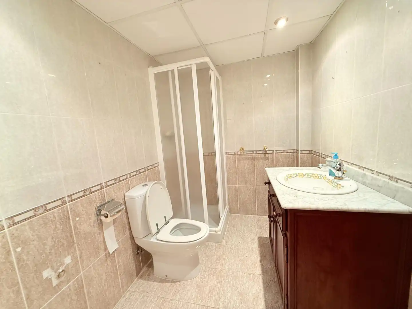 Badezimmer von Wohnung zum Verkauf in Valencia mit Parkett und Terrasse