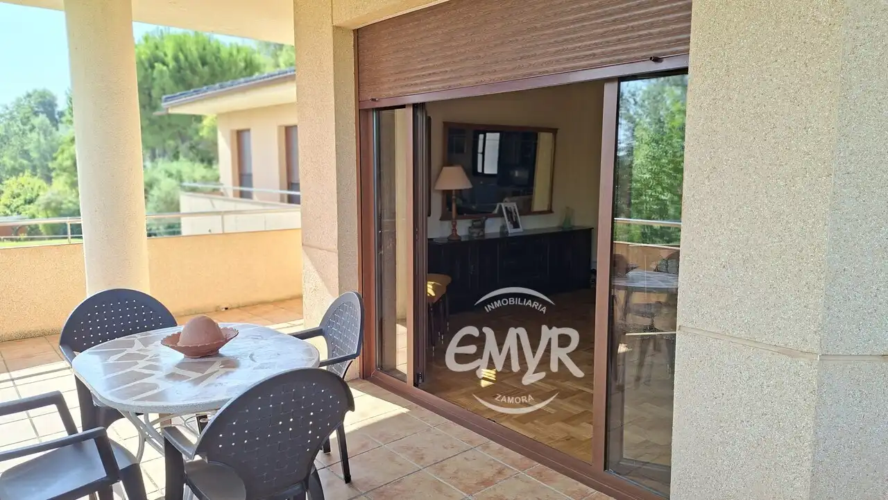 Terrassa de Casa o xalet en venda en Zamora Capital  amb Calefacció, Jardí privat i Parquet
