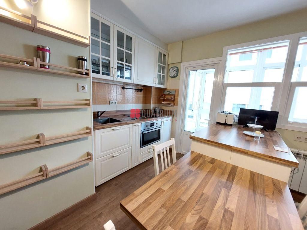 Cocina de Apartamento de alquiler en Santiago de Compostela  con Calefacción