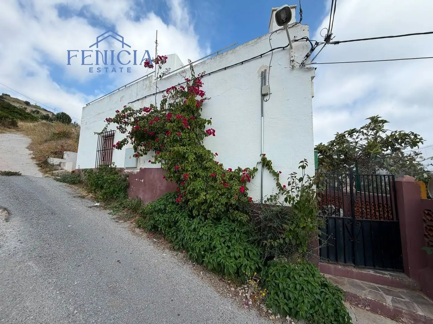 Vista exterior de Finca rústica en venda en Almuñécar amb Aire condicionat i Jardí privat