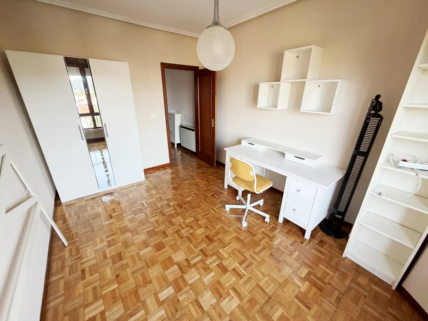 Bedroom of Flat for rent in Avilés  with Heating