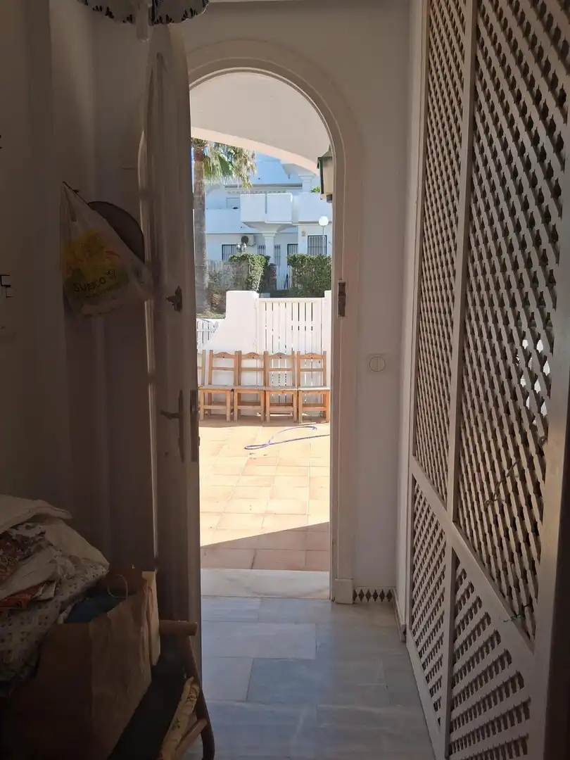 Casa adosada en venda en Chiclana de la Frontera amb Terrassa, Balcó i Piscina comunitària