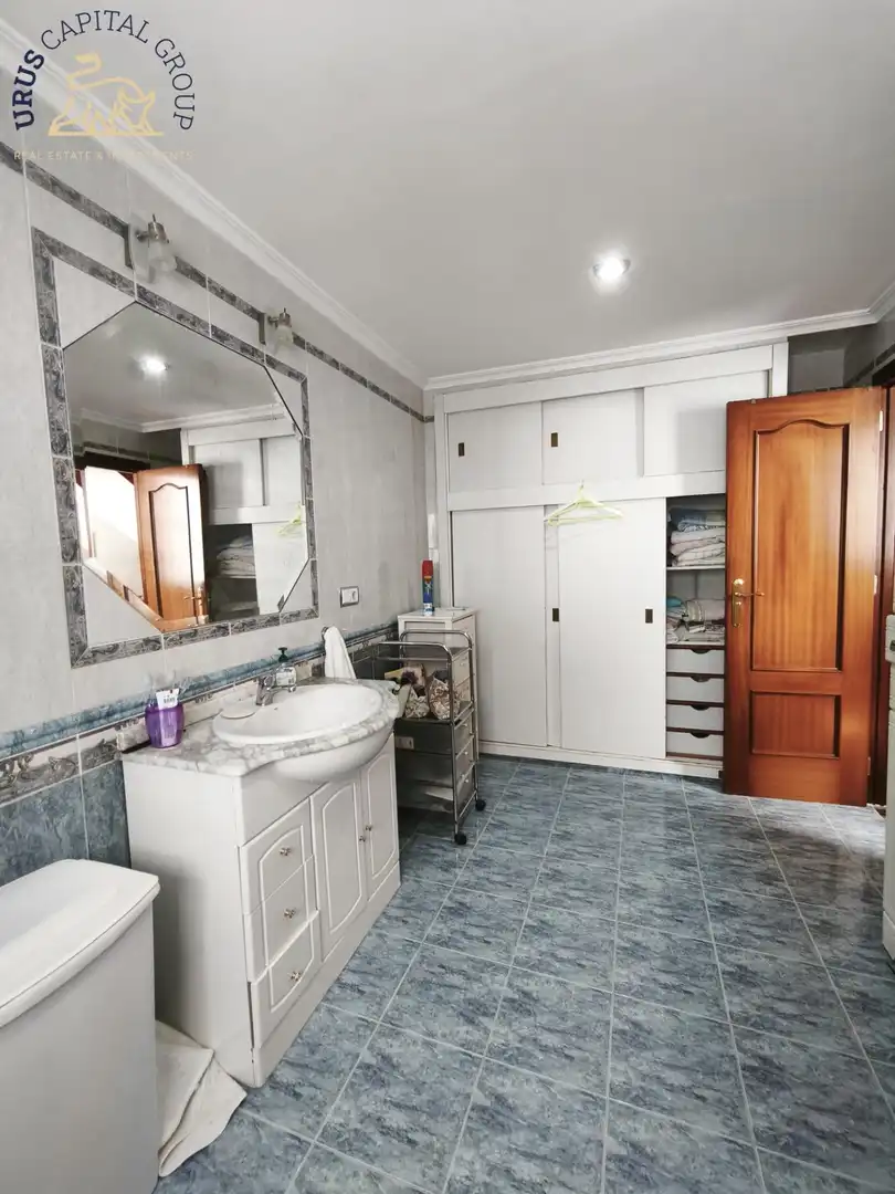 Bathroom of Detached homes for sale in Morón de la Frontera
