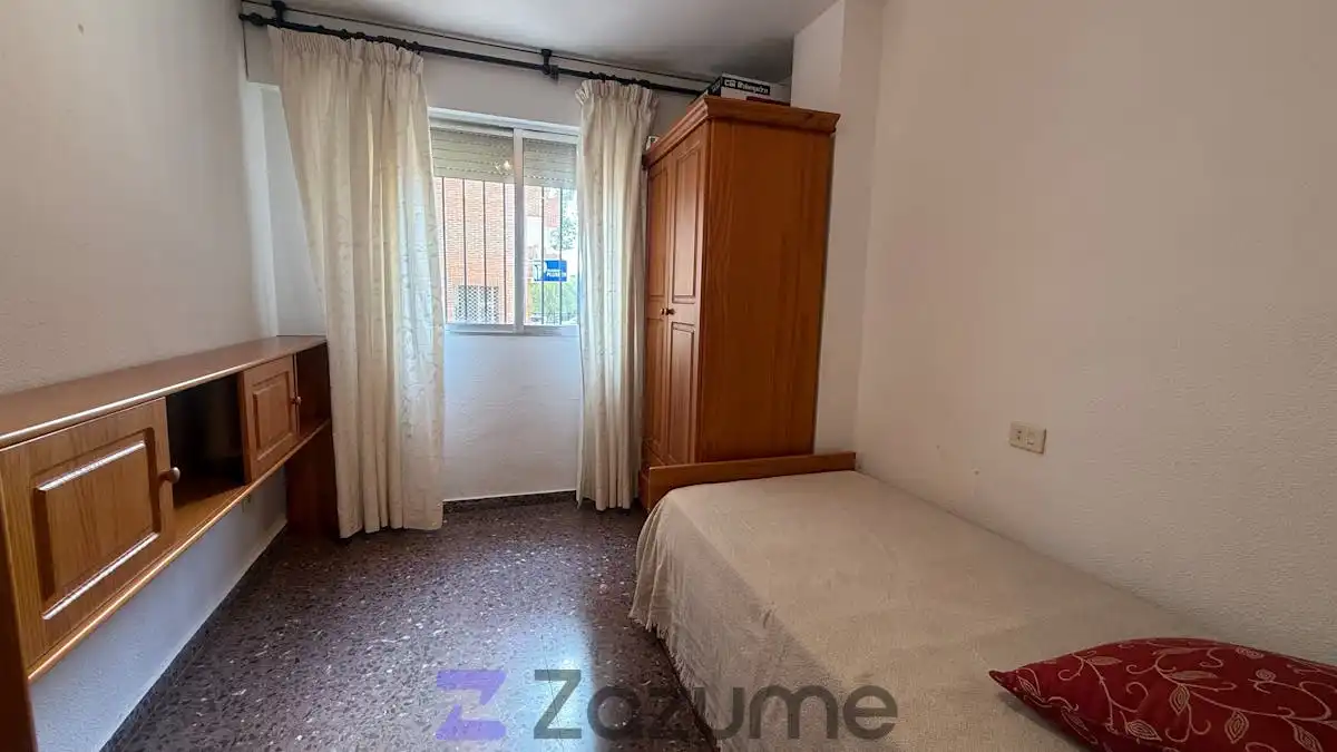 Dormitori de Apartament de lloguer en Murcia amb Aire condicionat, Moblat i Forn