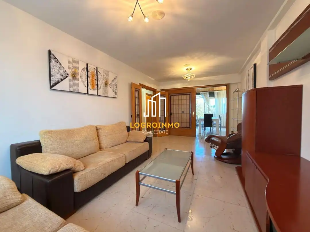 Living room of Detached homes for sale in  Logroño  with Heating, Private garden and Terrace