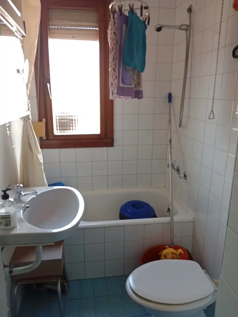 Bathroom of Attic for sale in Oviedo   with Heating, Parquet flooring and Terrace