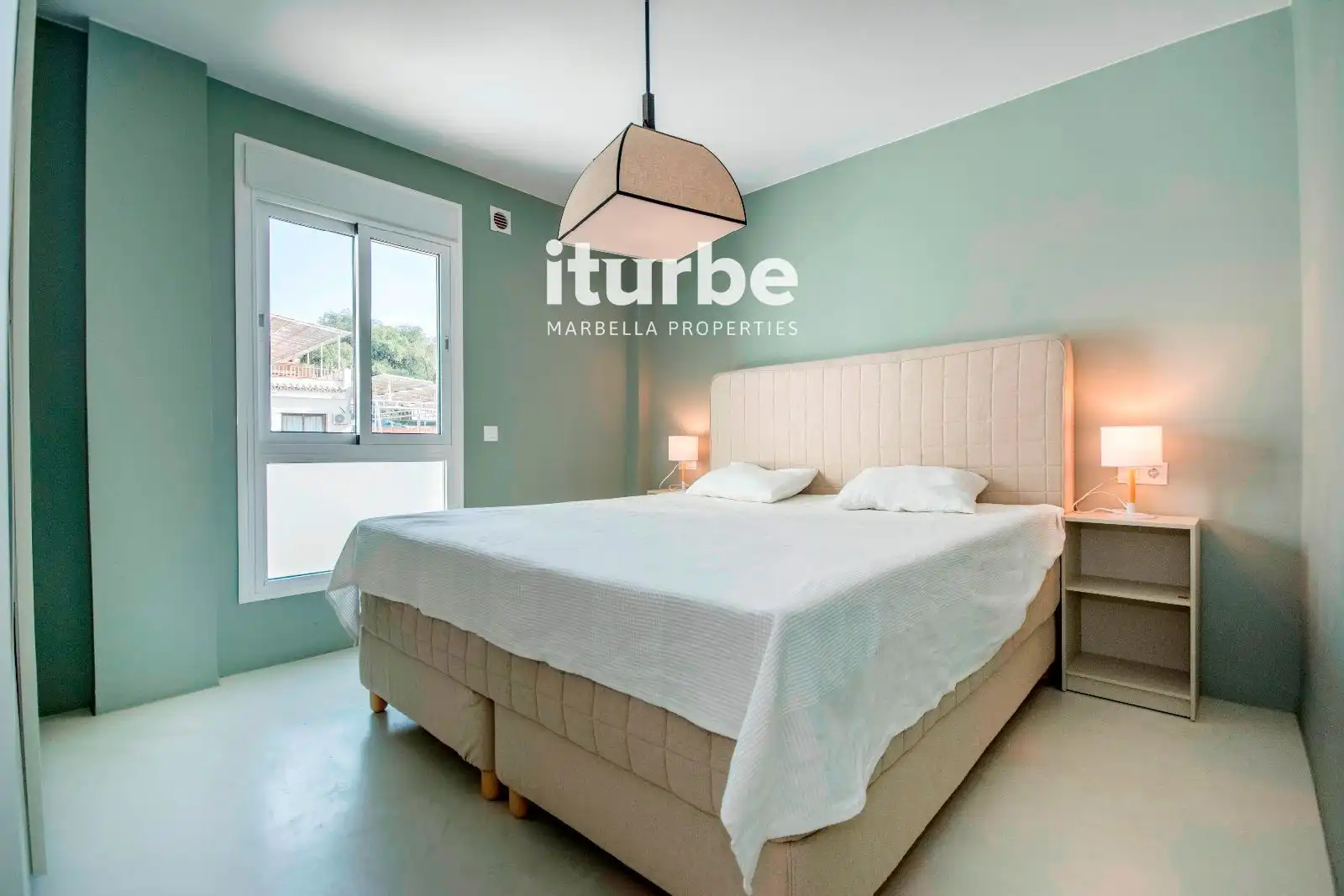 Habitación de Piso en venta en Marbella con Terraza, Piscina y Amueblado