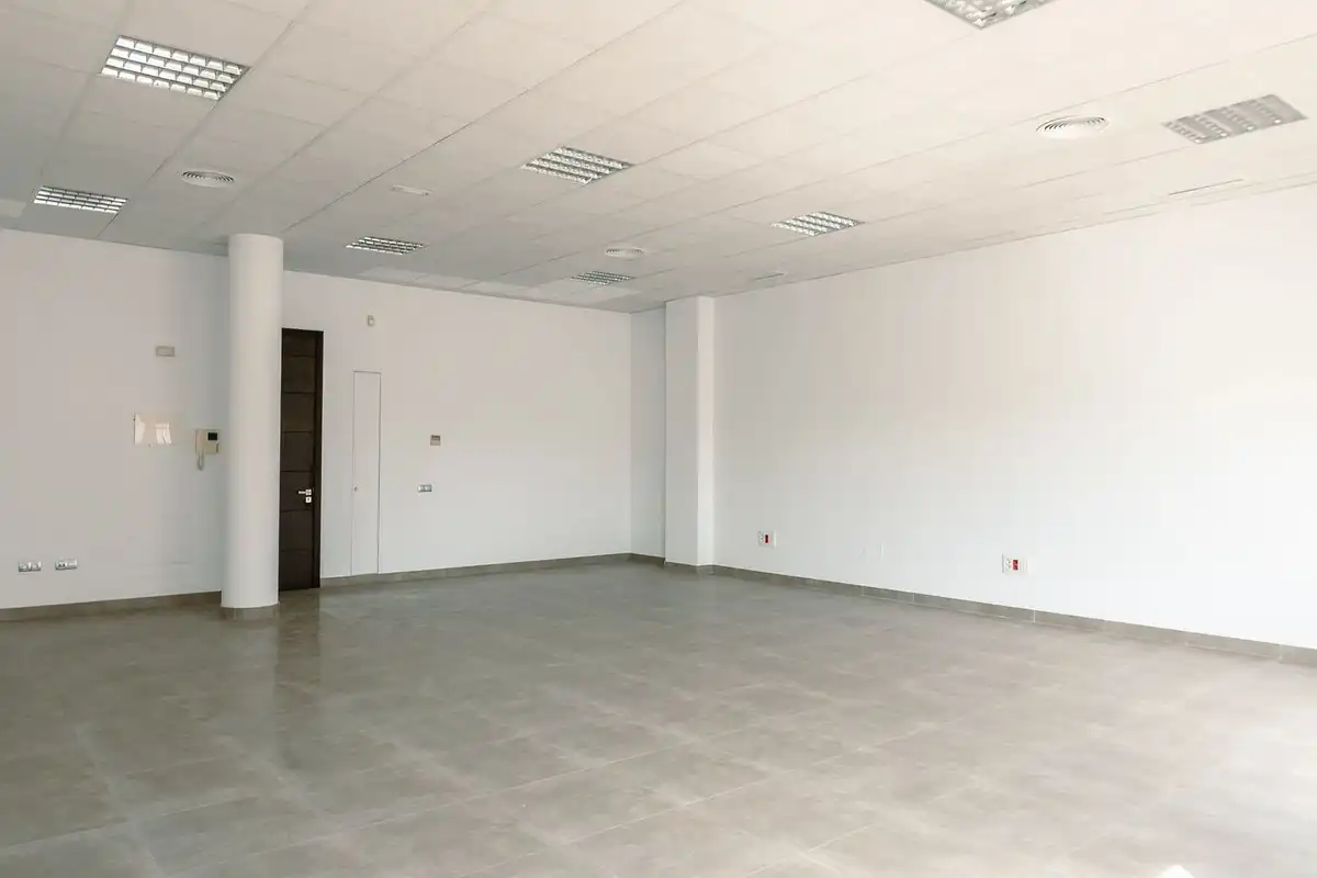 Oficina de alquiler en Estepona con Aire acondicionado