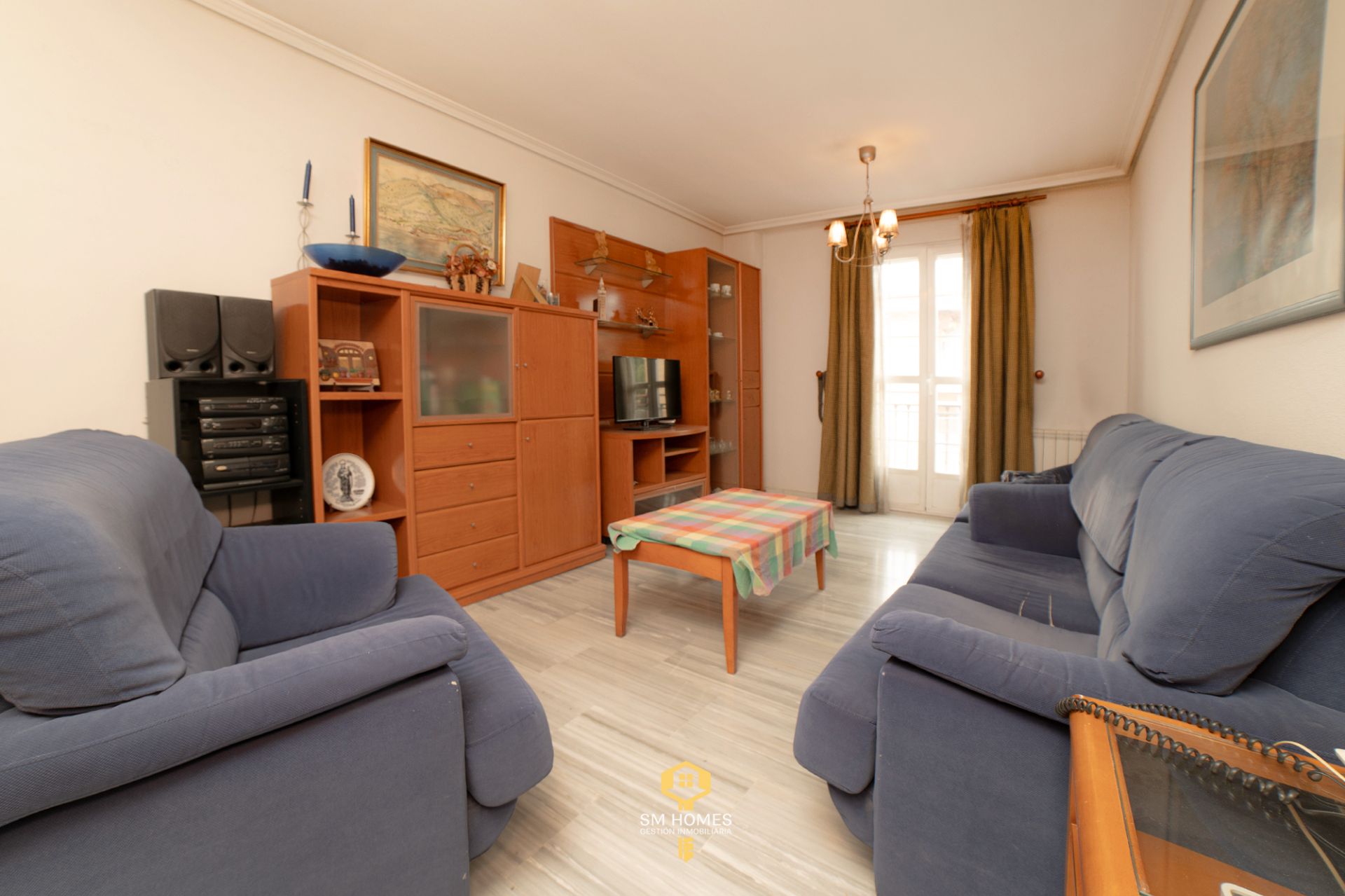 Sala d'estar de Pis en venda en Parla amb Calefacció, Terrassa i Moblat