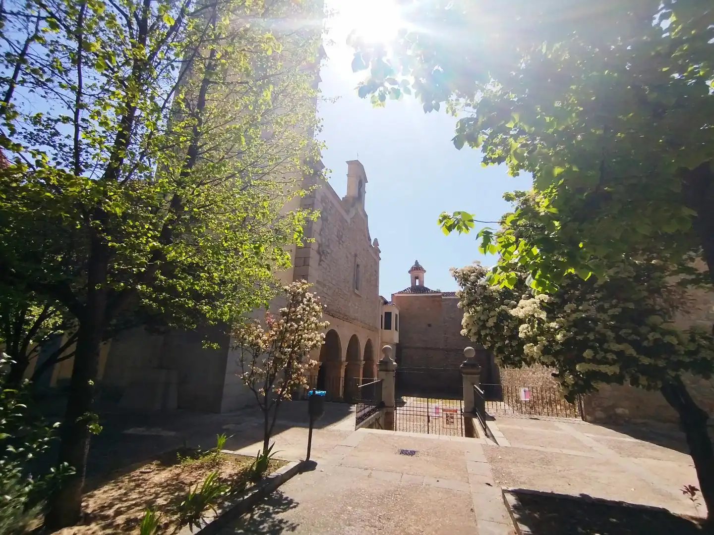 Vista exterior de Casa adosada en venda en Caudiel amb Terrassa