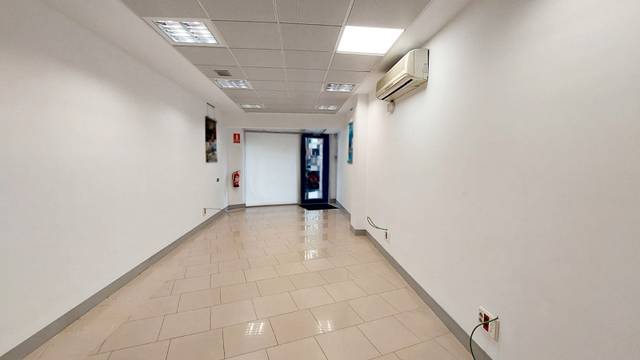 Local comercial en Alquiler en Avinguda de Josep Tarradellas en Barri de les Corts