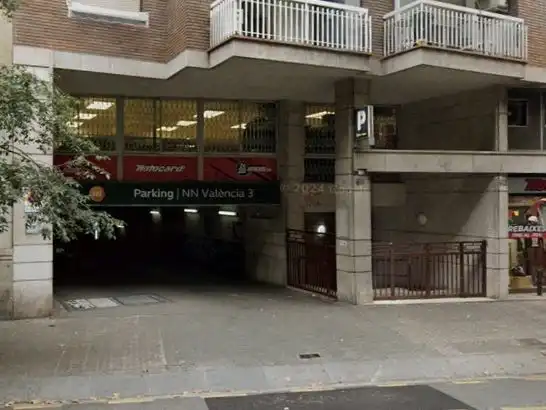 Individuel à vendre à Carrer de València 511