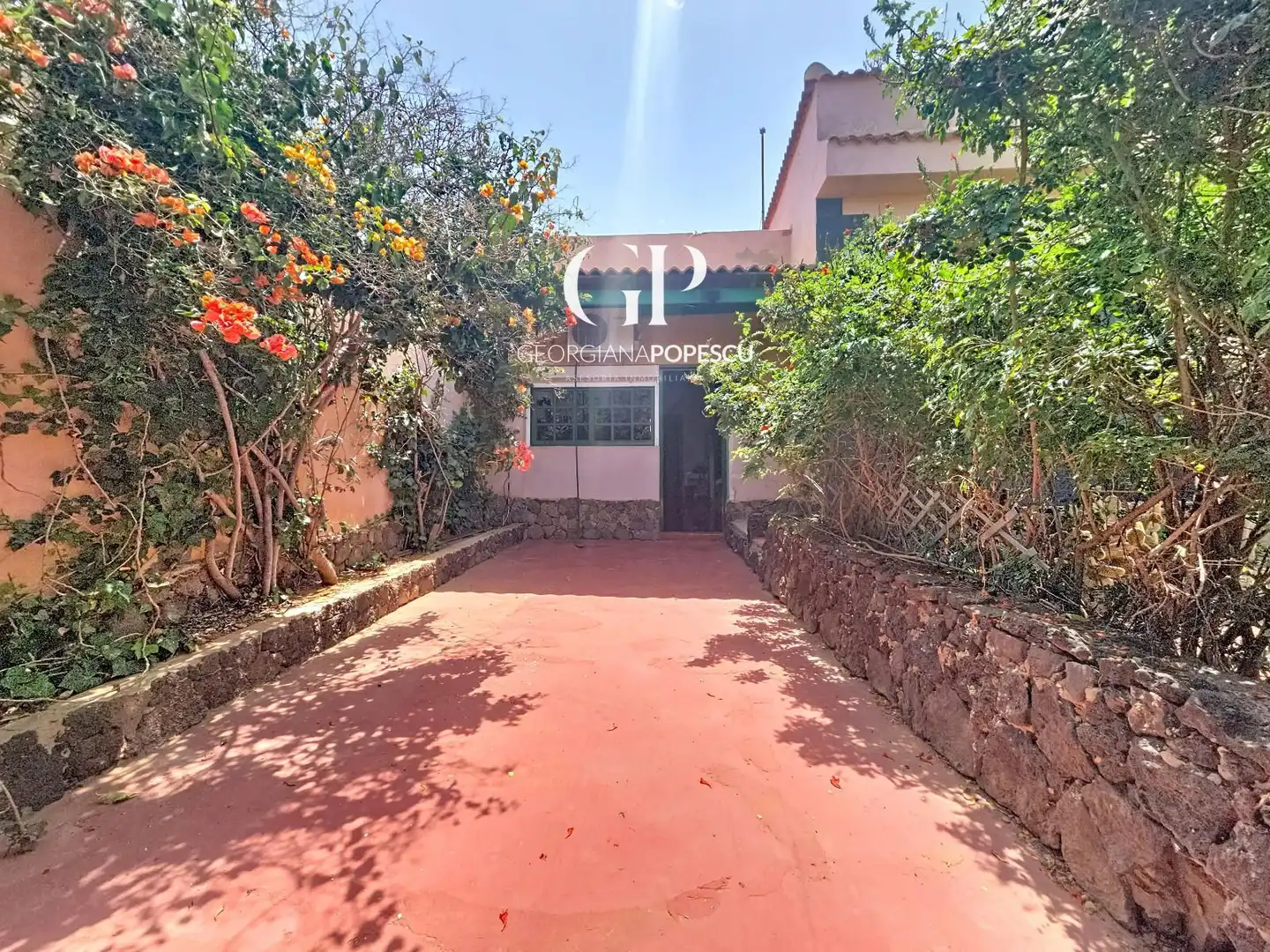 Vista exterior de Casa o xalet en venda en La Oliva amb Piscina i Moblat