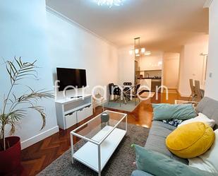 Sala d'estar de Apartament de lloguer en Vigo  amb Calefacció i Parquet