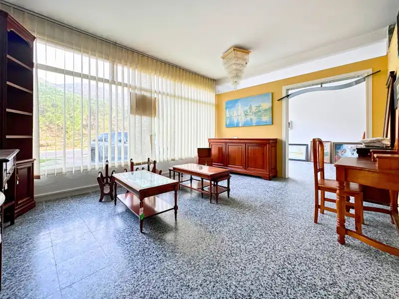 Sala d'estar de Edifici en venda en El Port de la Selva amb Alarma