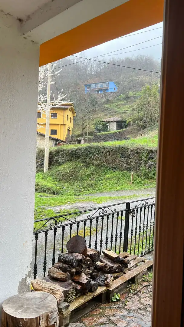 Vista exterior de Casa o xalet en venda en Oseja de Sajambre amb Calefacció