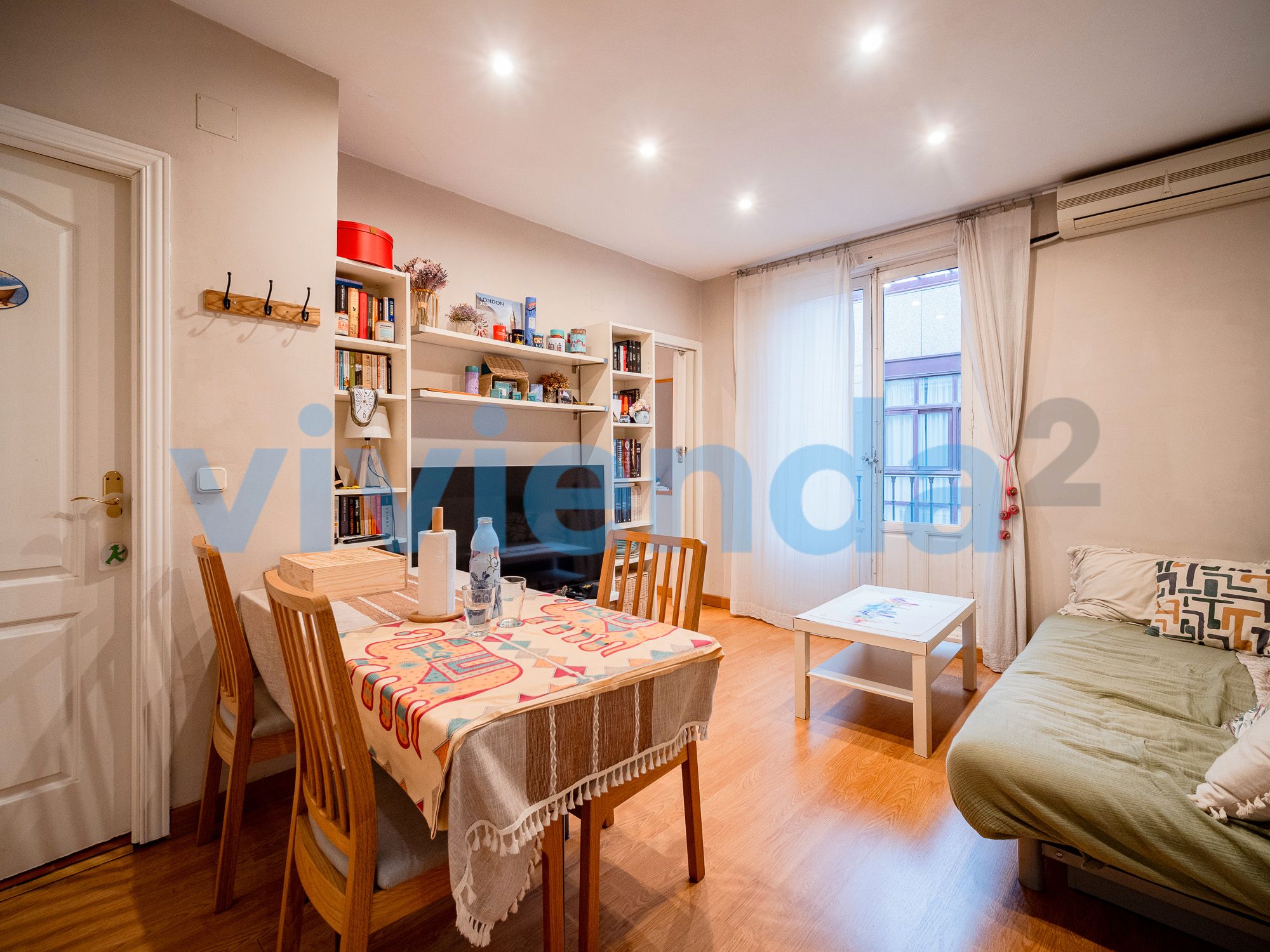 Living room of Flat for sale in  Madrid Capital  with Air Conditioner, Heating and Balcony