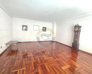 Pis en venda en Vigo  amb Calefacció, Parquet i Traster