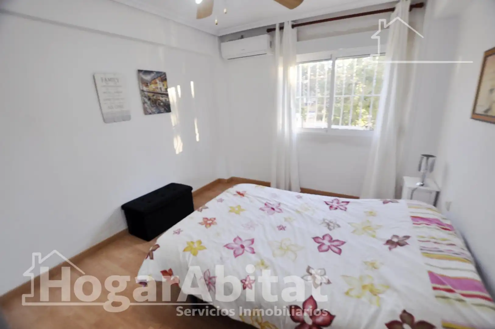 Schlafzimmer von Wohnung zum Verkauf in Valencia mit Klimaanlage, Parkett und Terrasse