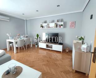 Living room of Flat for sale in Humanes de Madrid  with Air Conditioner, Heating and Parquet flooring