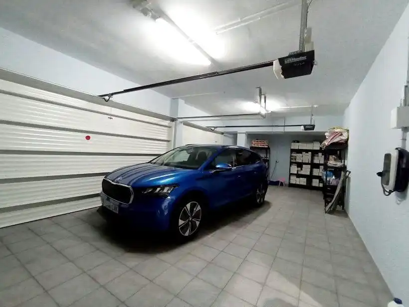 Parking de Casa adosada en venta en Santiago del Teide con Trastero, Jacuzzi y Piscina comunitaria