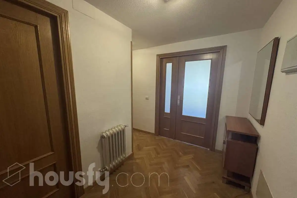 Habitación de Piso de alquiler en Madrid con Trastero y Amueblado