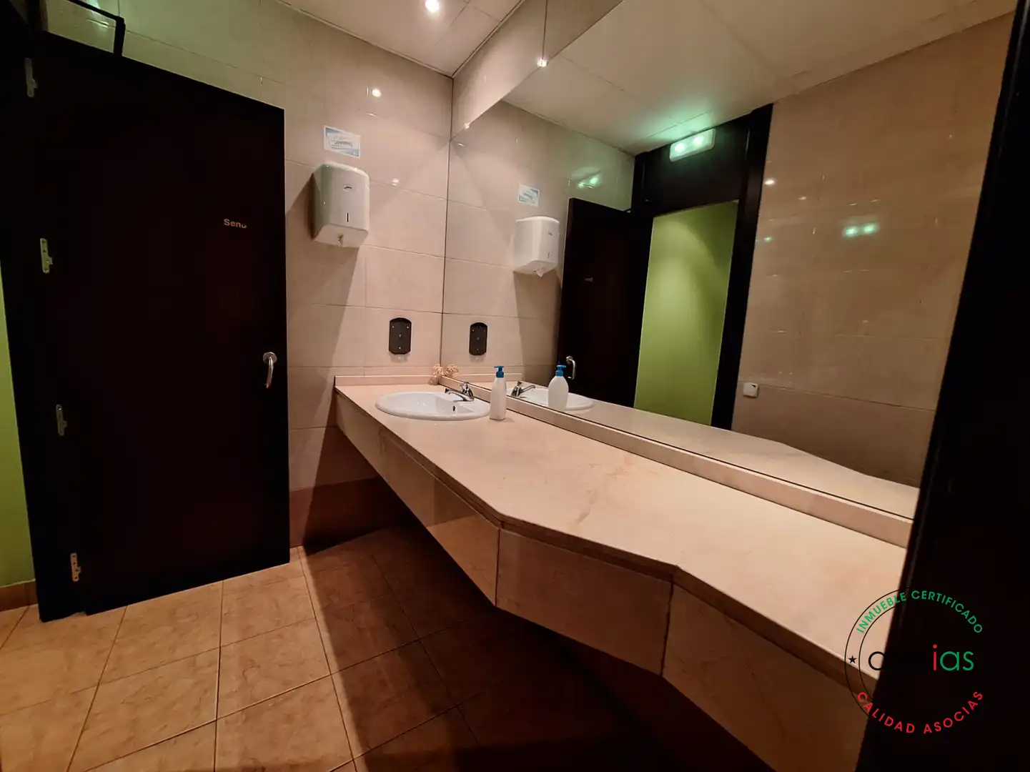 Baño de Local en venta en Gijón  con Aire acondicionado