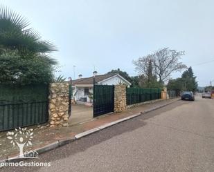 Vista exterior de Casa o xalet en venda en Palma del Río amb Aire condicionat, Terrassa i Traster