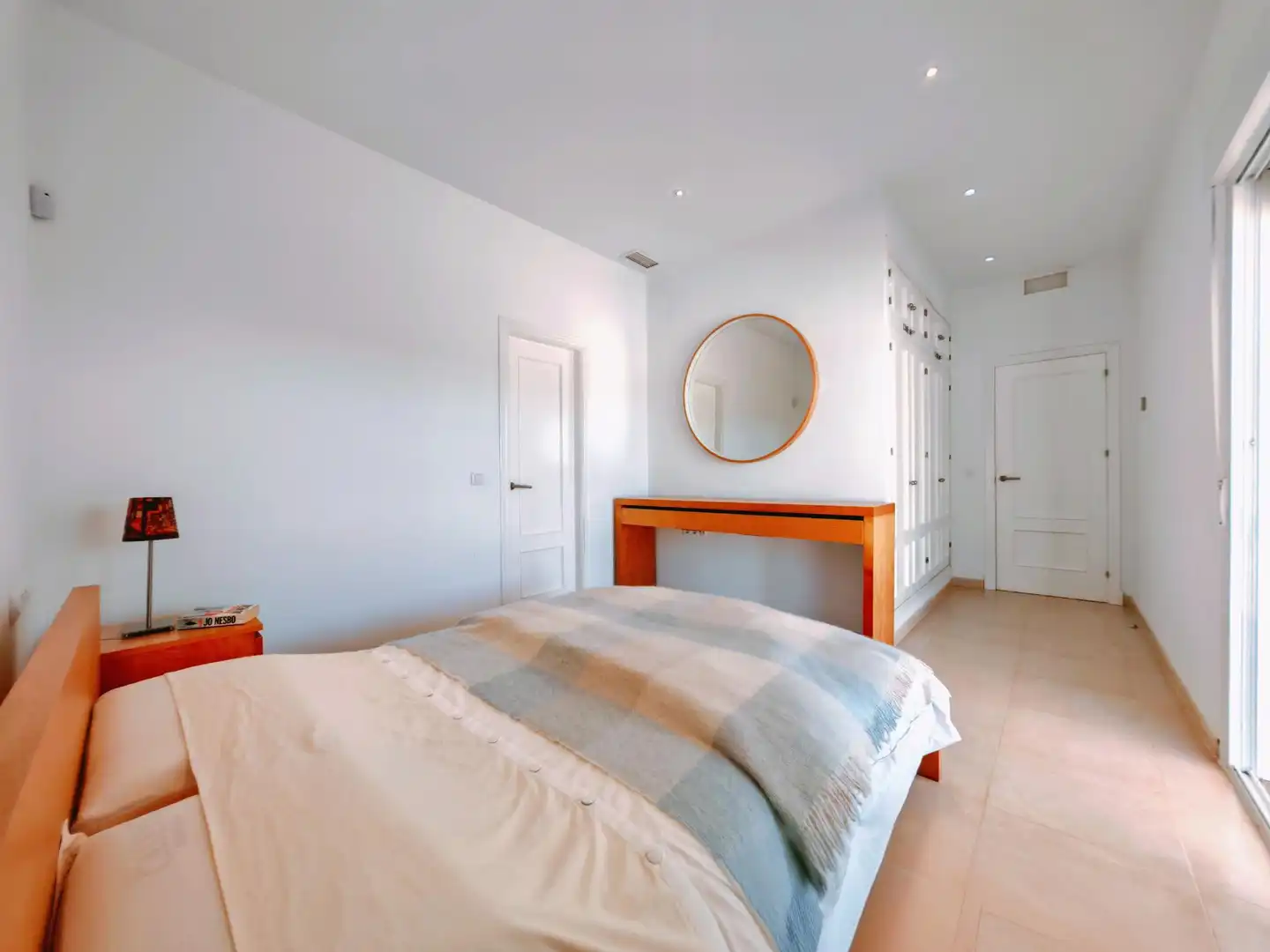 Dormitori de Casa o xalet en venda en Chiclana de la Frontera amb Aire condicionat, Jardí privat i Piscina