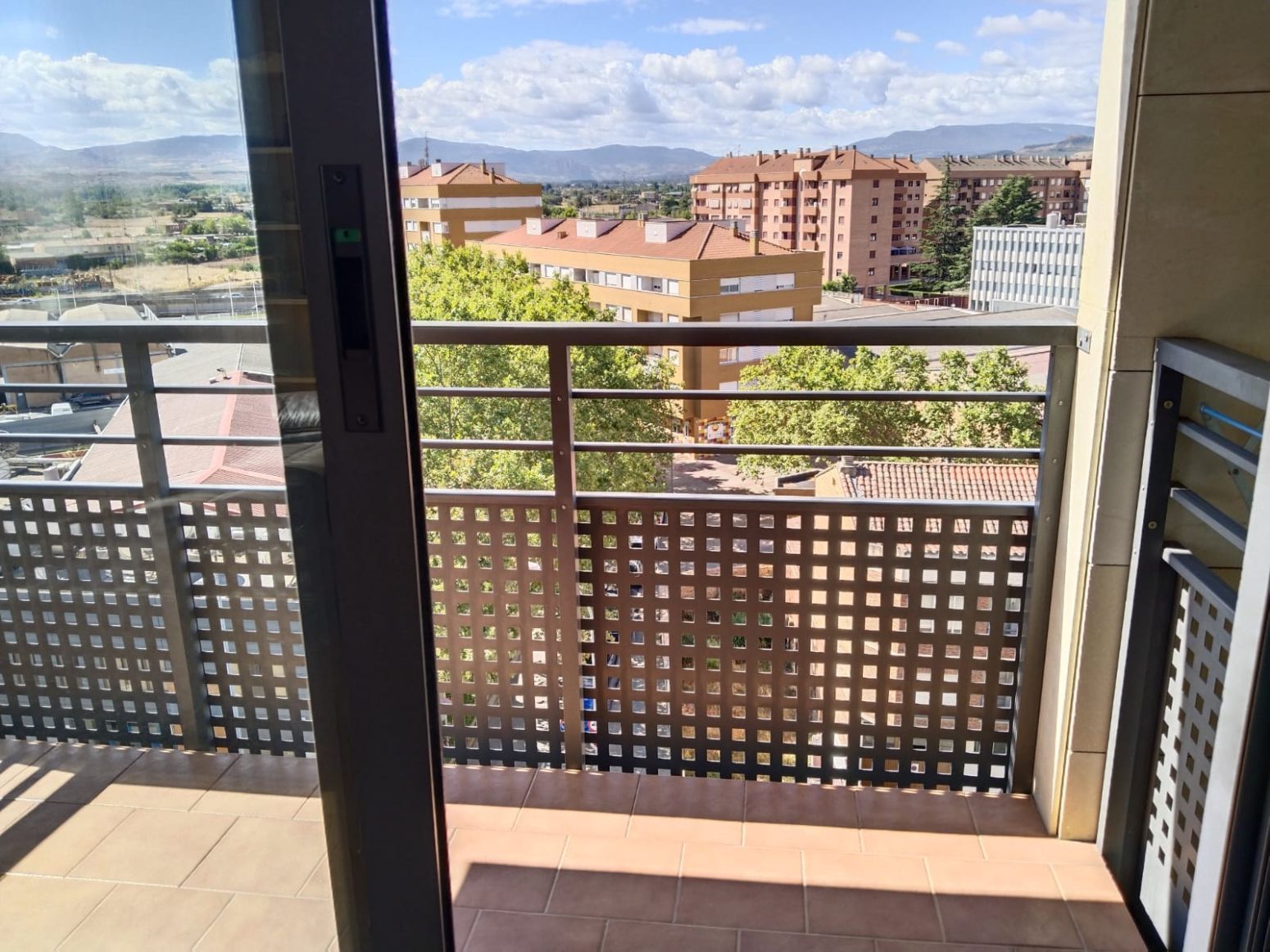 Terrassa de Pis en venda en  Logroño amb Calefacció, Parquet i Terrassa