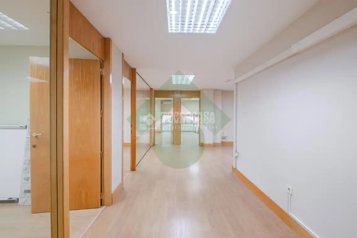Büro zur Miete in Madrid mit Klimaanlage und Heizung