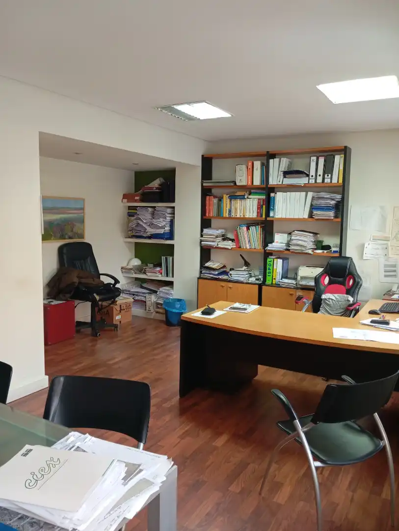 Geschaftsraum zum Verkauf in Badajoz mit Klimaanlage, Heizung und Parkett