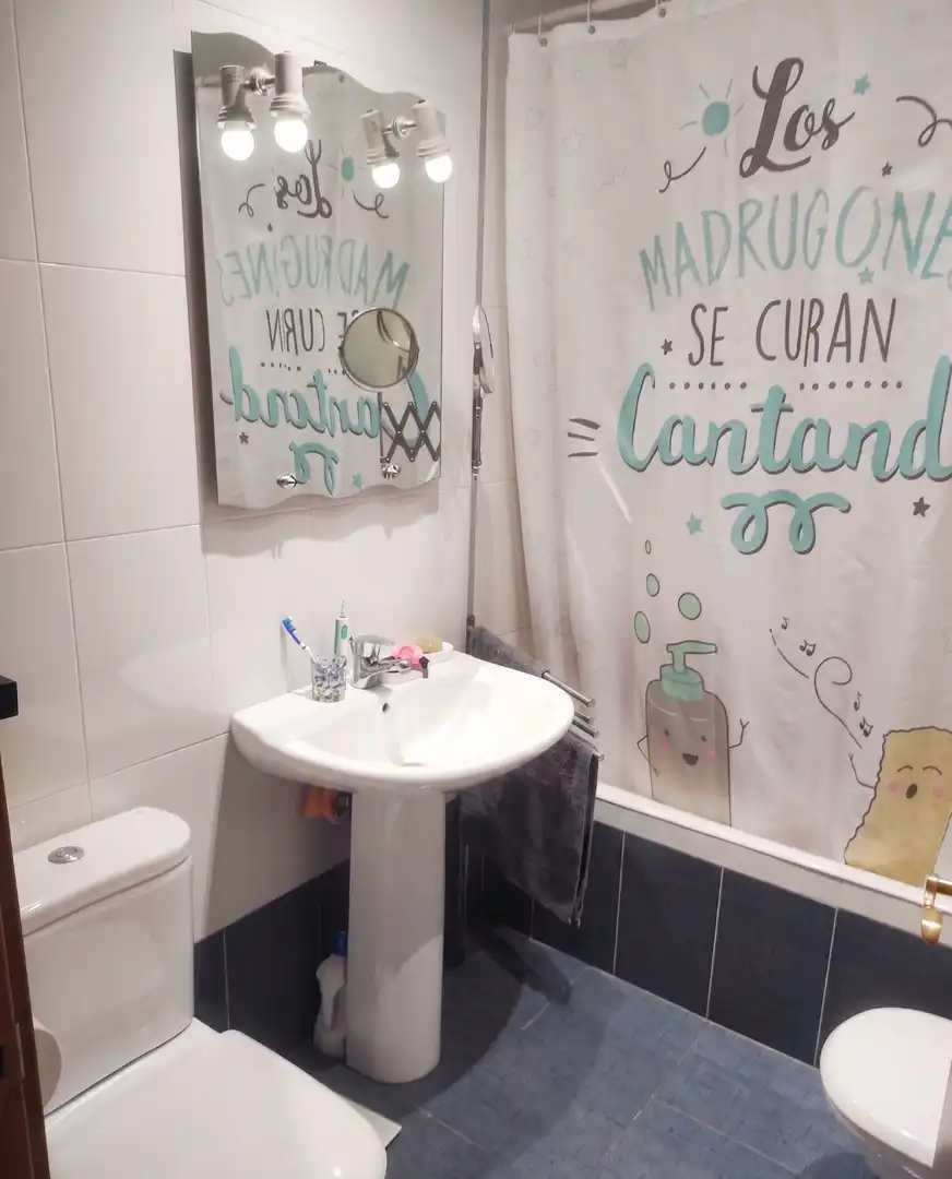 Baño de Piso en venta en Lardero con Calefacción, Parquet y Trastero